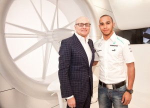 Georges Kern junto a Lewis Hamilton / IWC Selfridges Exhibition 2013