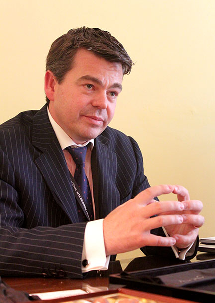 IMG5394 Watches World Romain Gauthier nació en 1975 en Le Sentier En 2005 después de tres años de trabajo en secreto lanzó su marca en Baselworld 2007 con el Prestige HM