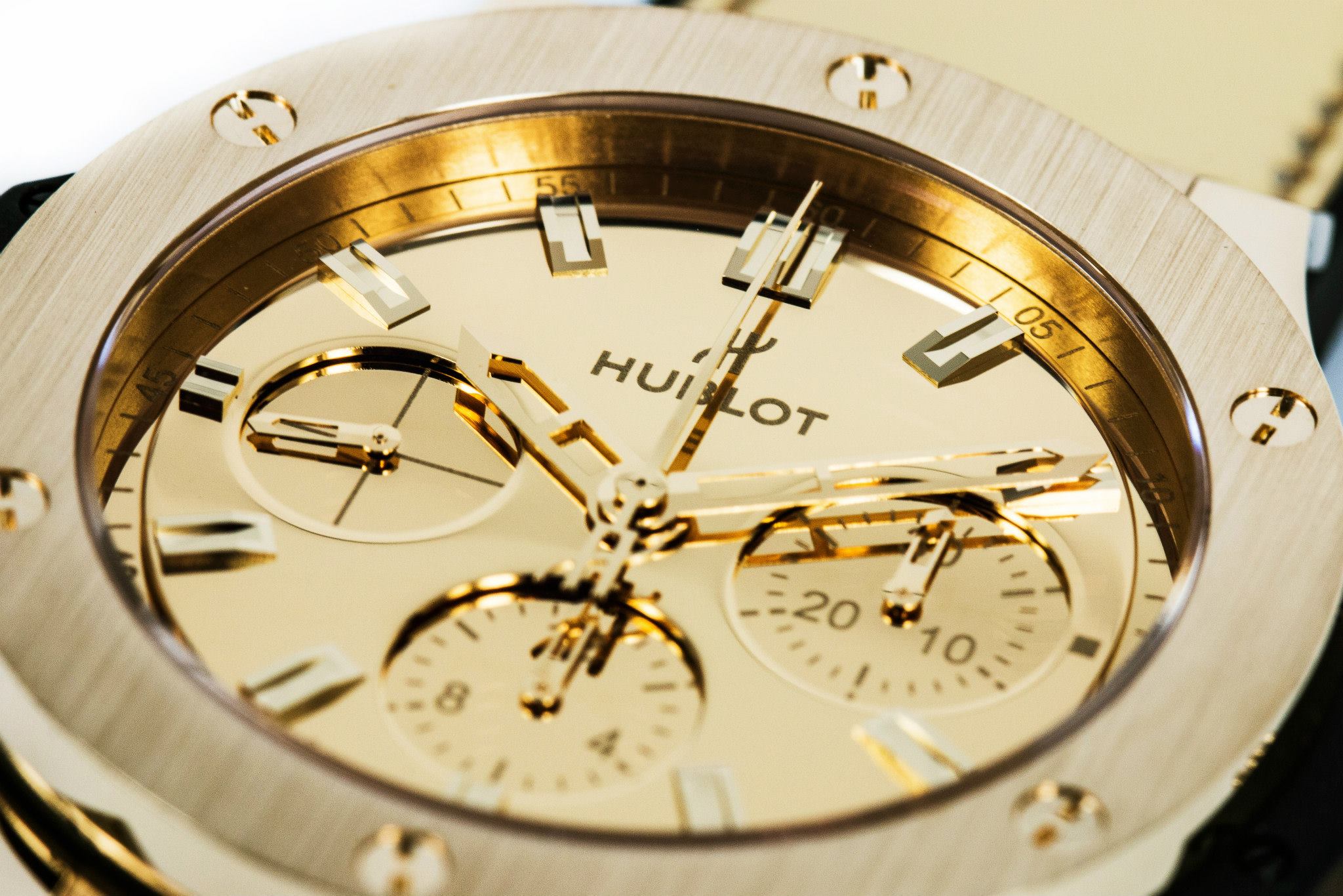 966067101521137119065352024591089o Watches World 966067 10152113711906535 2024591089 o