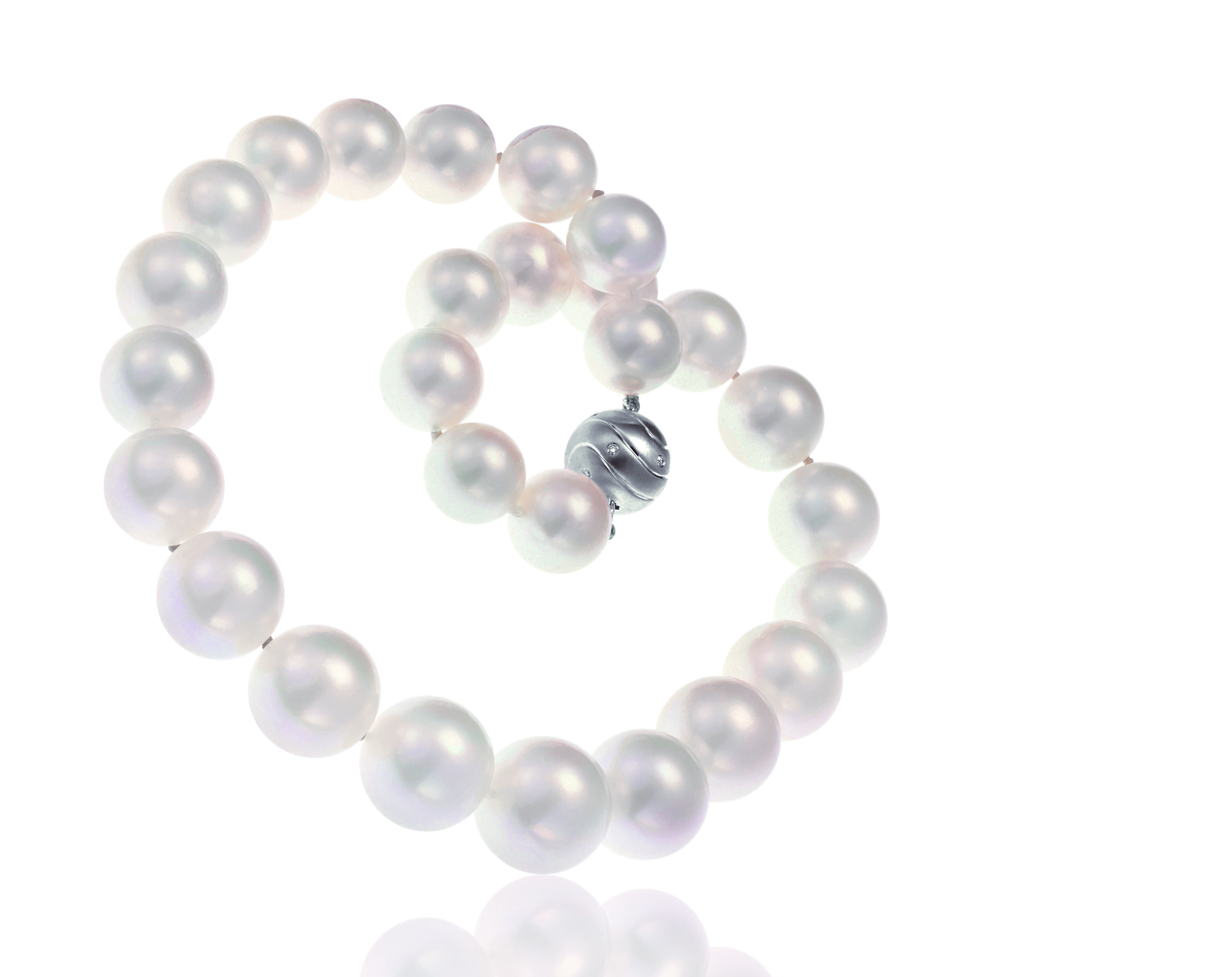 La exclusiva coleccion de perlas South Sea Peyrelongue Watches World La exclusiva coleccion de perlas South Sea Peyrelongue