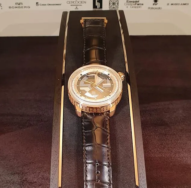 Bomberg presenta Cosmos