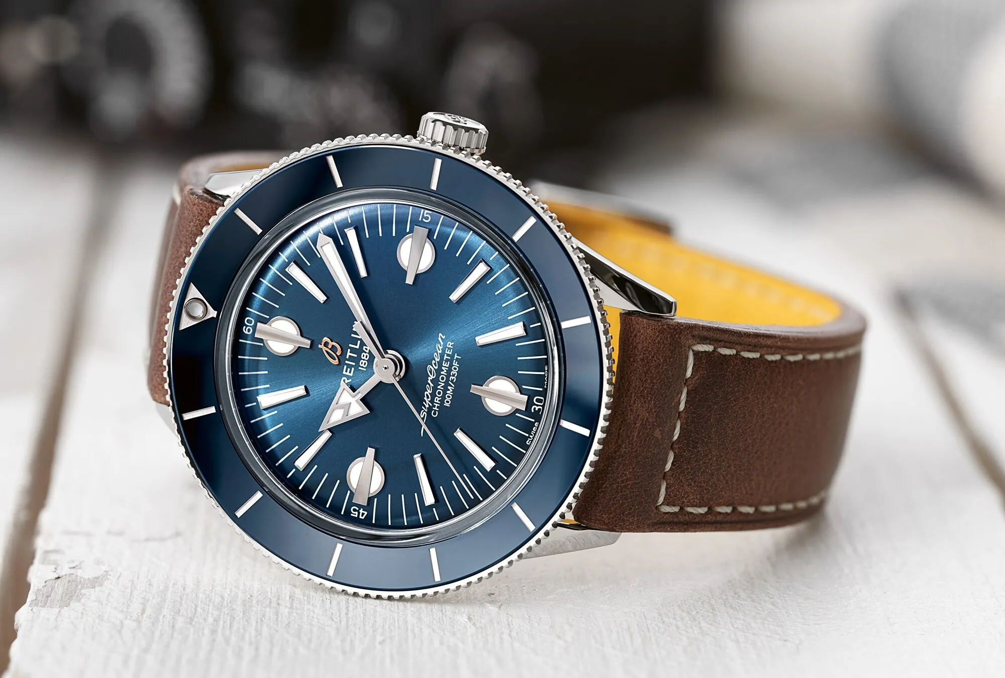 Breitling Superocean Heritage 57 Capsule-caratula azul piel