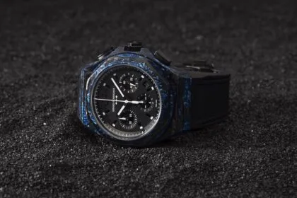 Girard-Perregaux Laureato Absolute Rock-hero slider