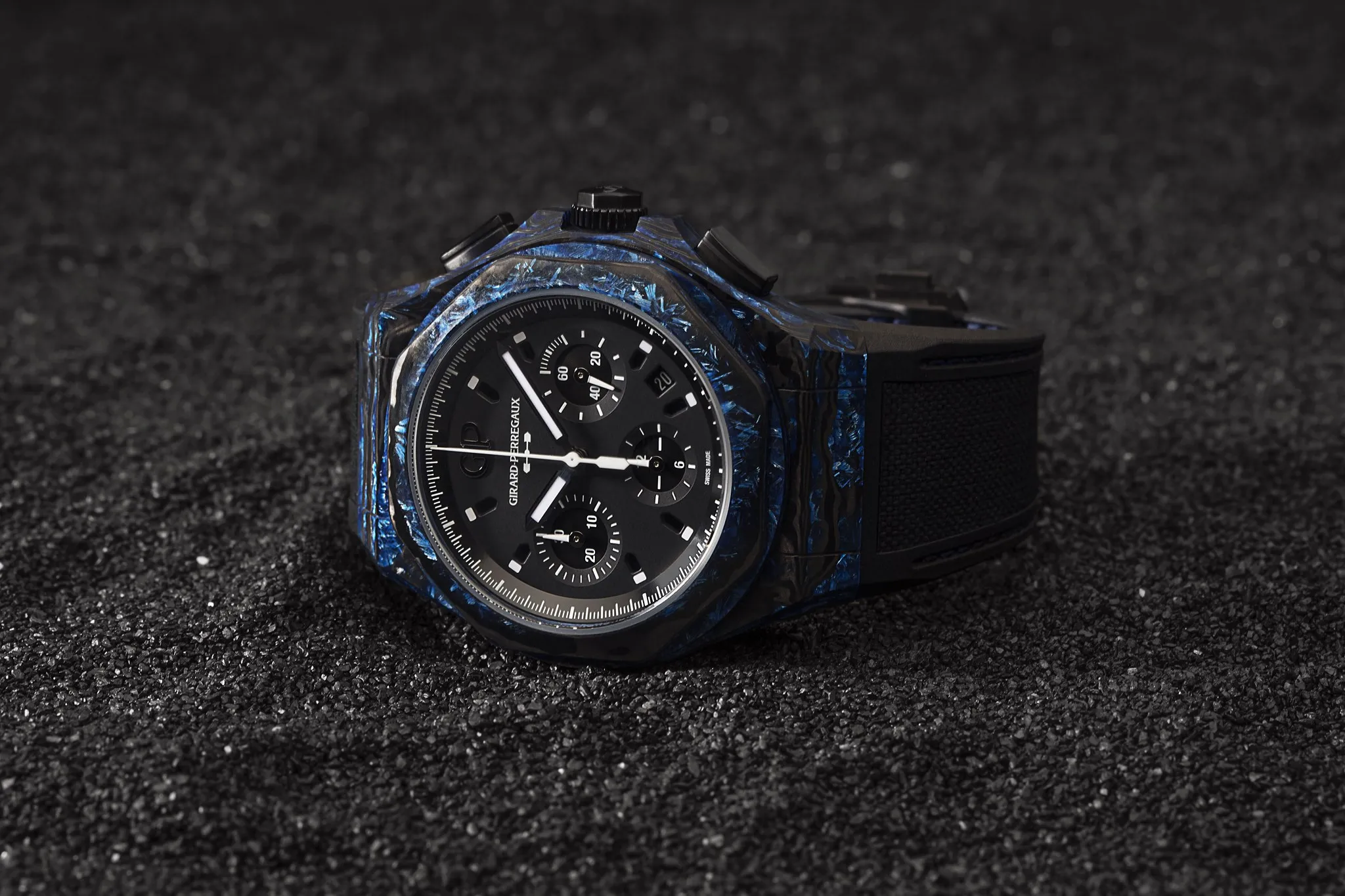 Girard-Perregaux Laureato Absolute Rock-hero slider