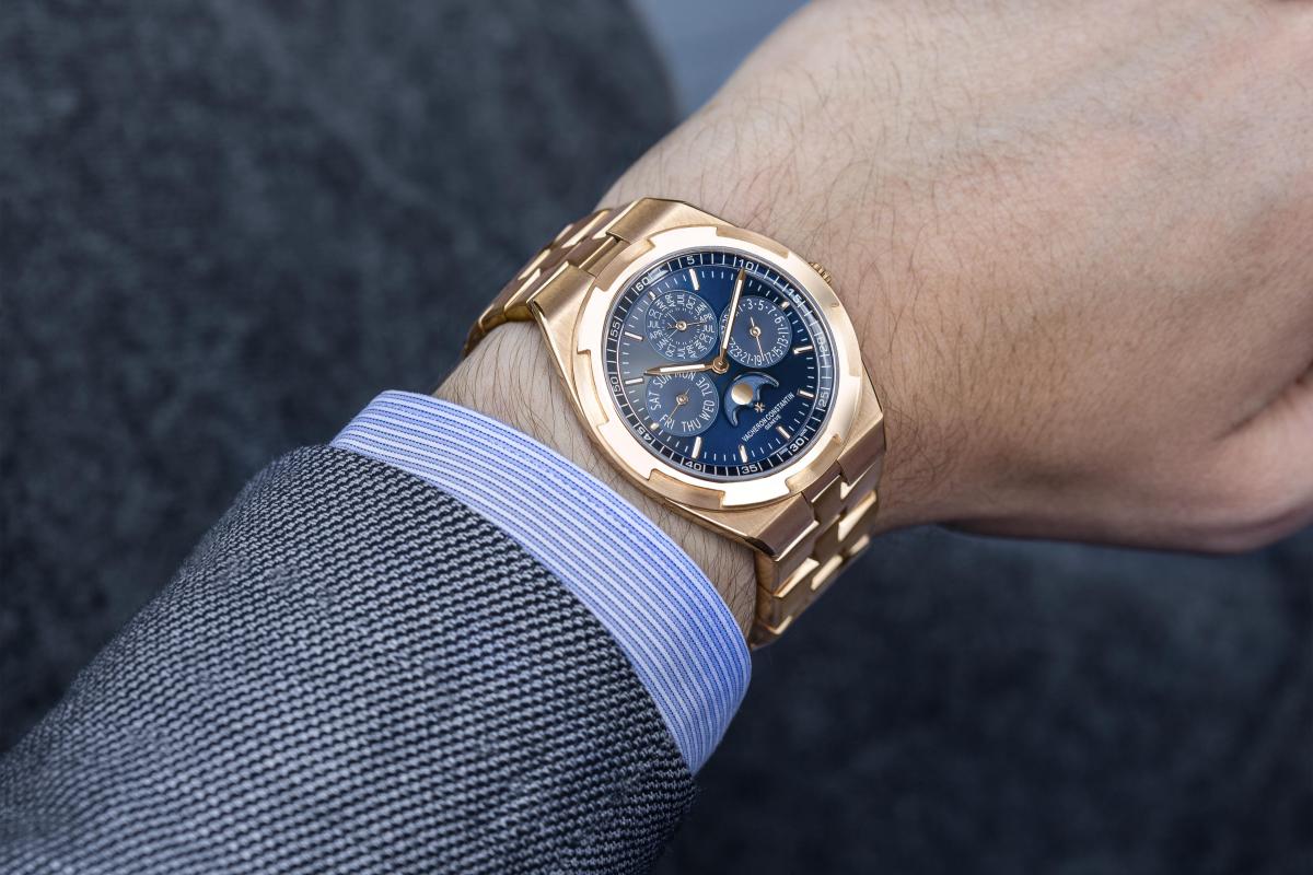 vacheronconstantinoverseasqpbluedial11 Watches World