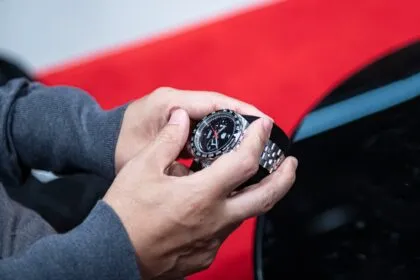 TAG Heuer x Fragment Design Heuer 02 Chronograph Hiroshi Fujiwara-hand