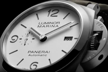 Panerai Luminor Marina 44 mm casual-zoom caratula