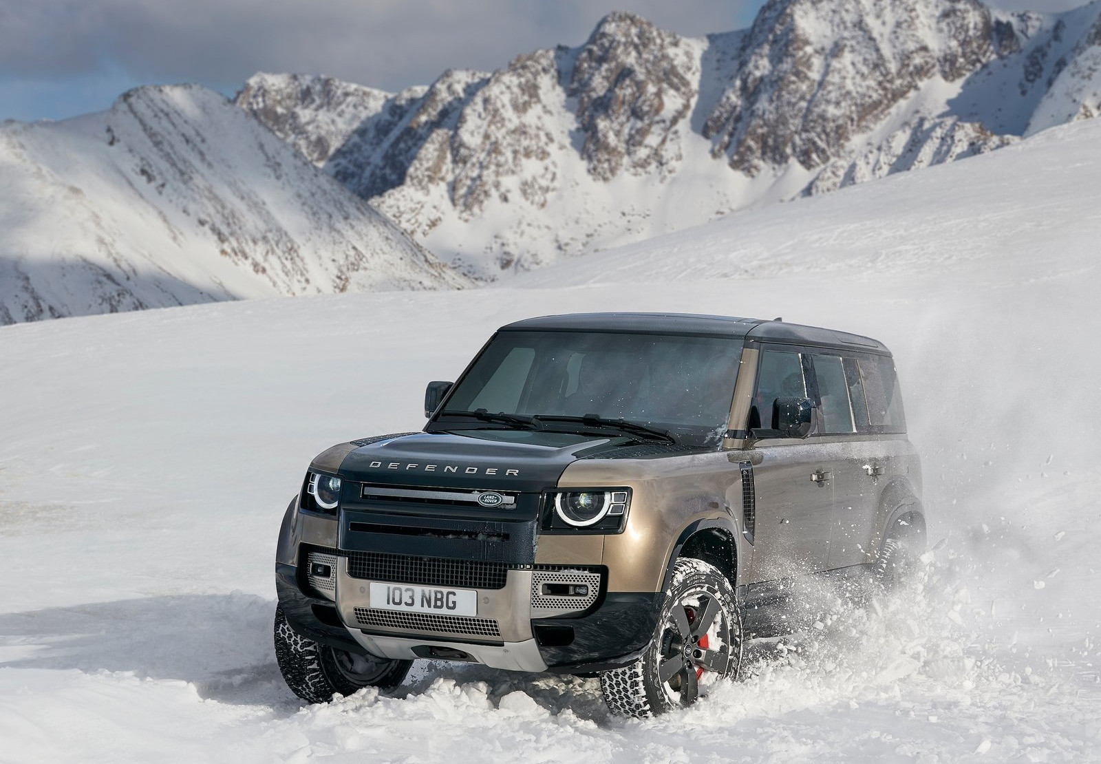 Land Rover Defender mantiene su espíritu aventurero 5 Watches World