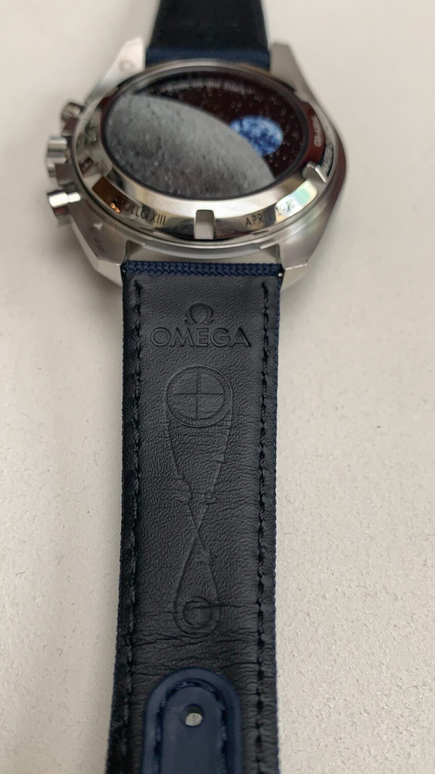 OMEGA Speedmaster Silver Snoopy Award 50 aniversario Watches World OMEGA Speedmaster Silver Snoopy Award 50 aniversario