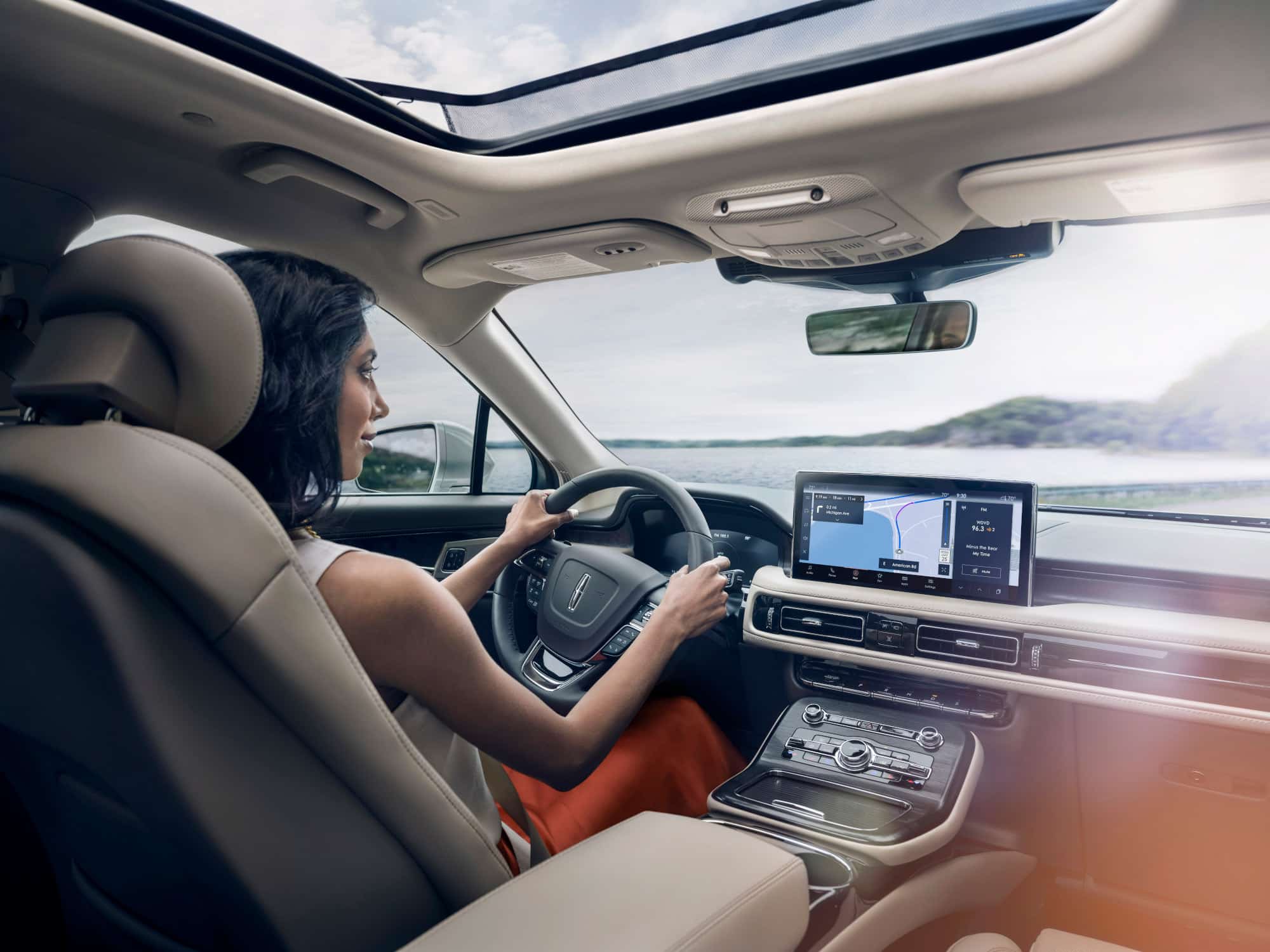 Elegancia y tecnología con Lincoln Nautilus 2021 4 Watches World