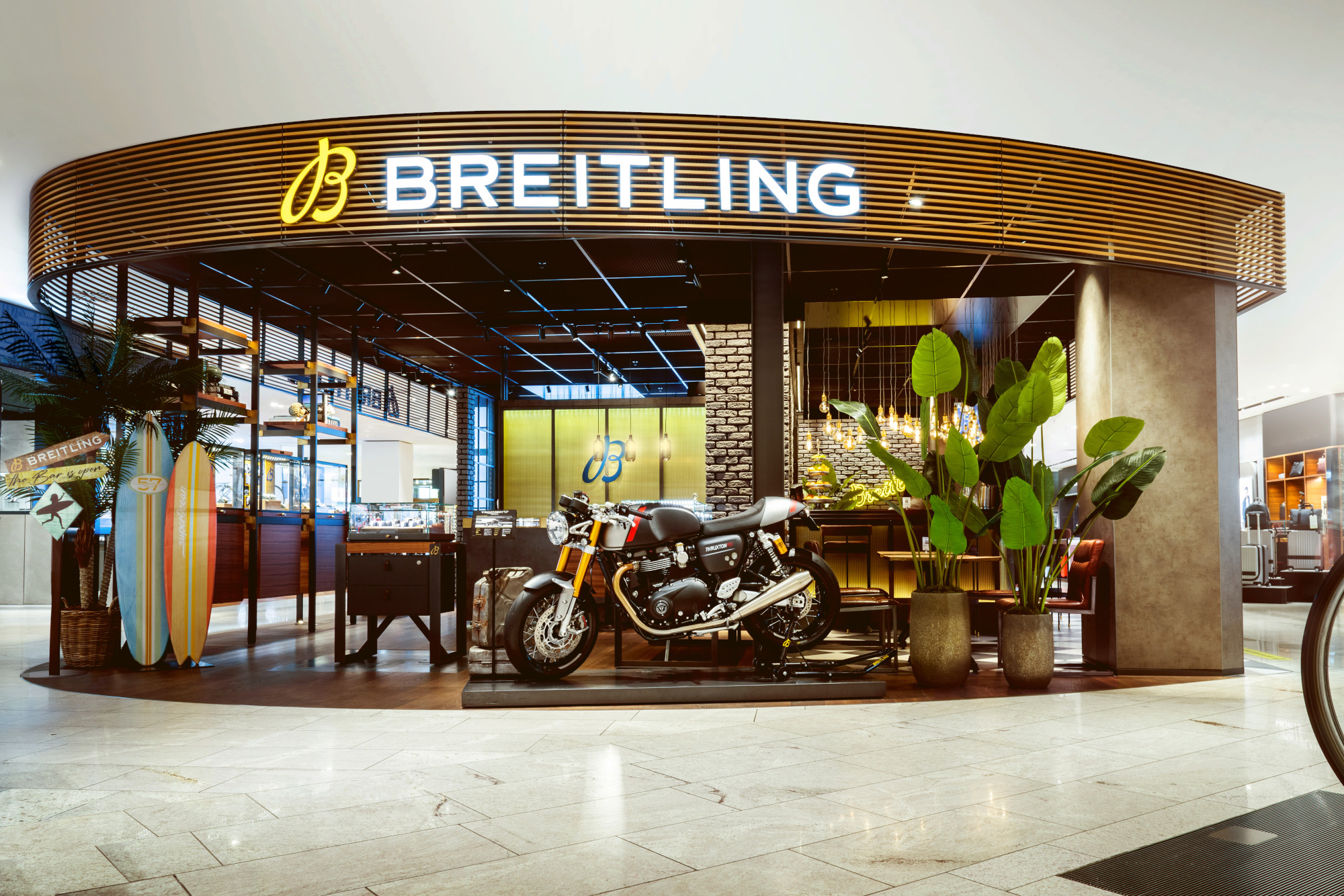 Alianza Breitling y Triumph