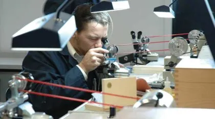 Rolex Lititz Watch Technicum 2 escuelas