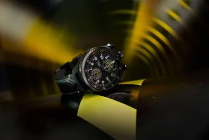 Khaki Aviation Takeoff Auto Chrono celebra el récord mundial de vuelo de Dario Costa