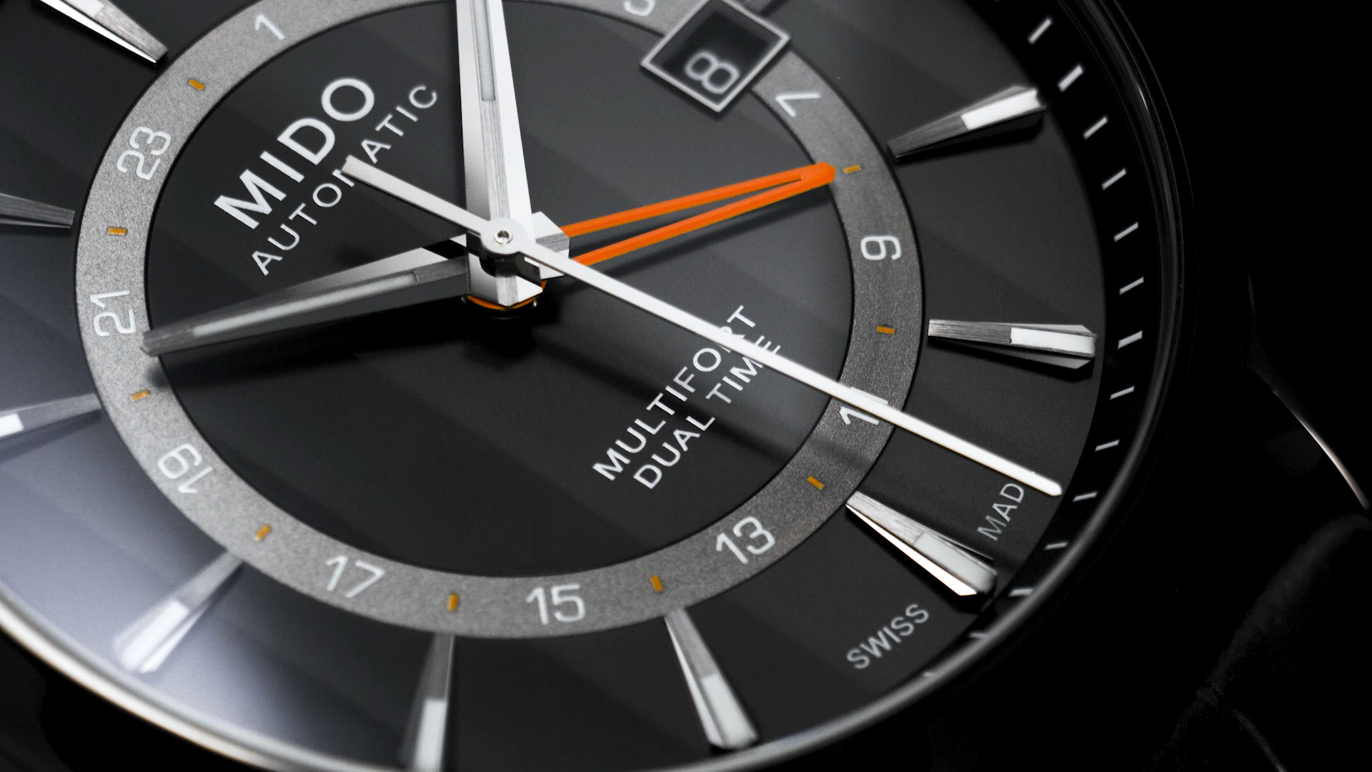 Mido Multifort Dual Time close up