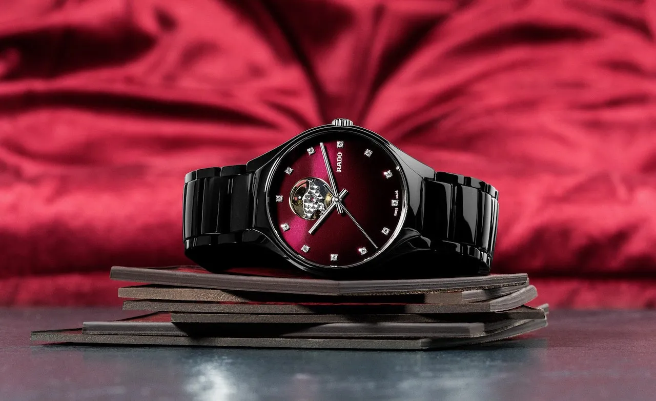 Rado True Secret en negro y rojo