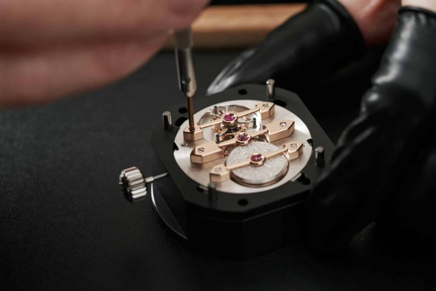 Tourbillon con tres puentes de oro Ruby Heart GirardPerregaux5 Watches World