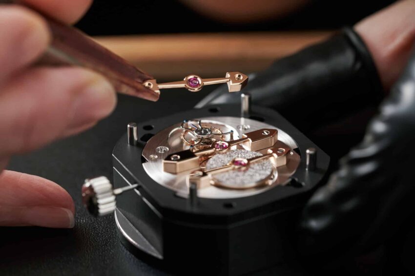 Tourbillon con tres puentes de oro Ruby Heart GirardPerregaux6 Watches World