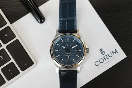 Corum Admiral 42 Grenadier Fendu