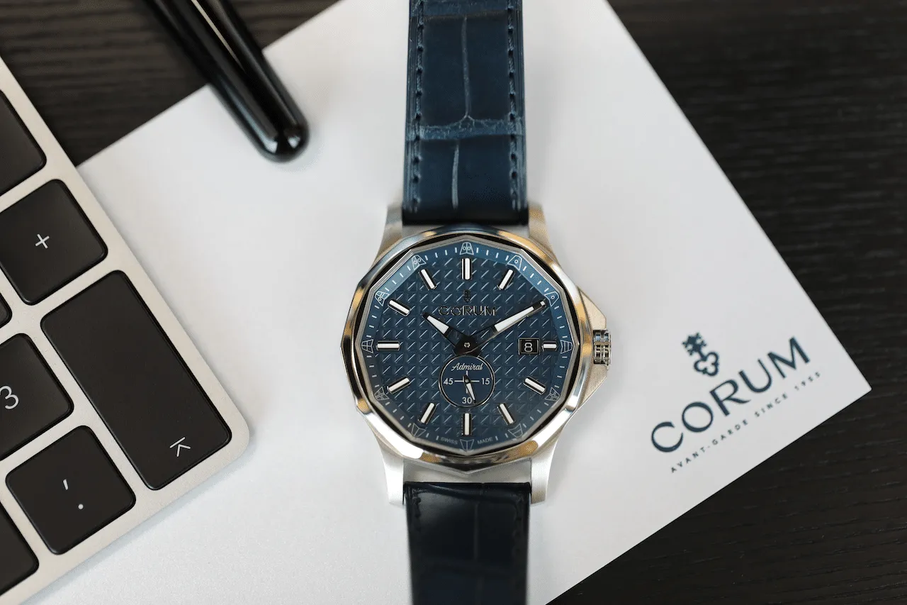 Corum Admiral 42 Grenadier Fendu