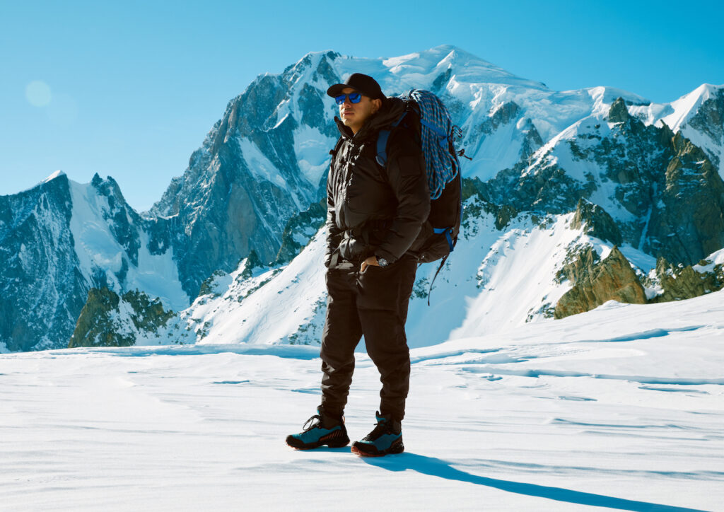 Nimsdai Purja escala el Everest con Montblanc