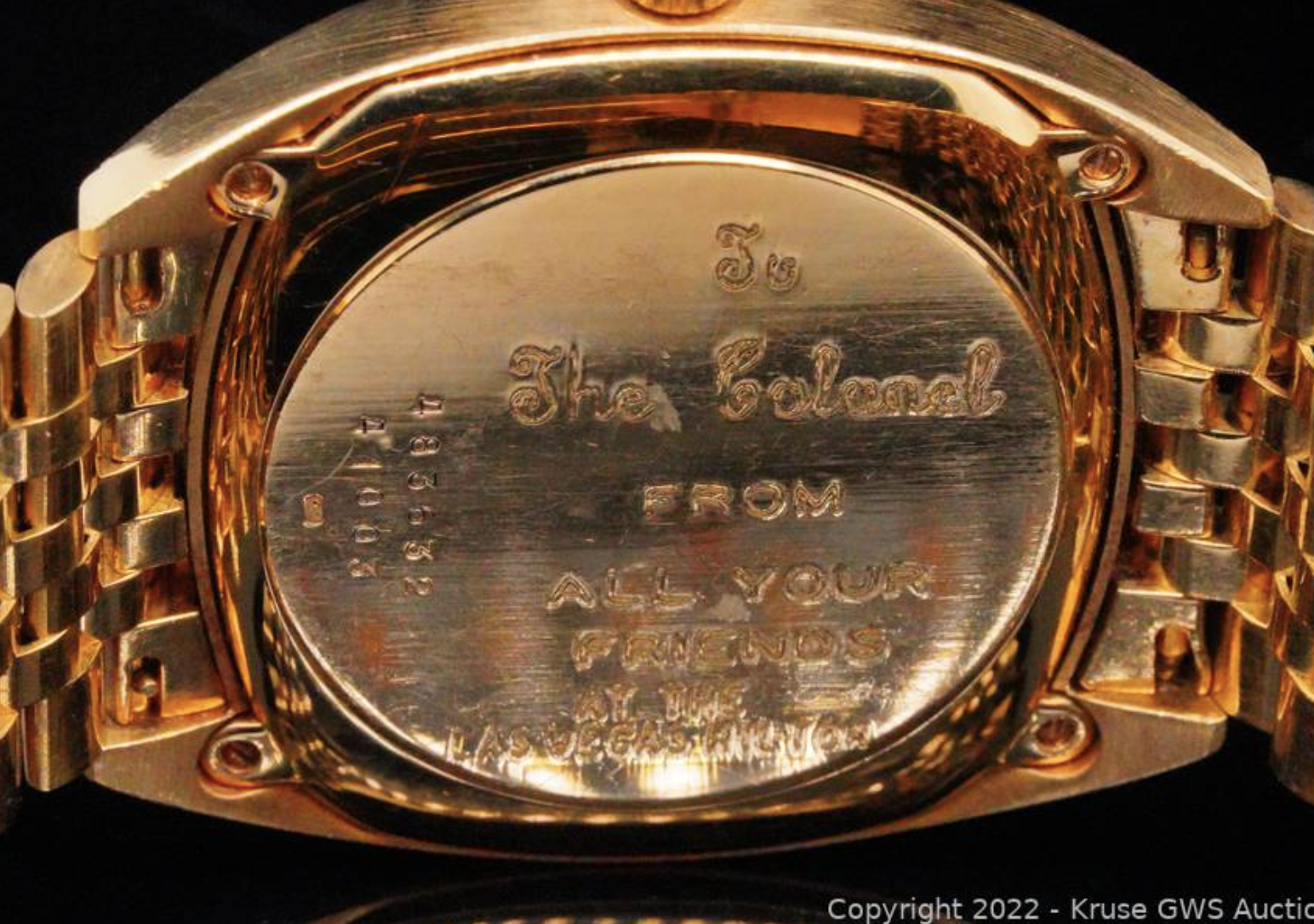 La inscripción del reloj Baume & Mercier del Coronel Tom Parker