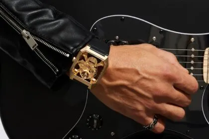 Bell & Ross BR 01 Cyber Skull Bronze guitarra