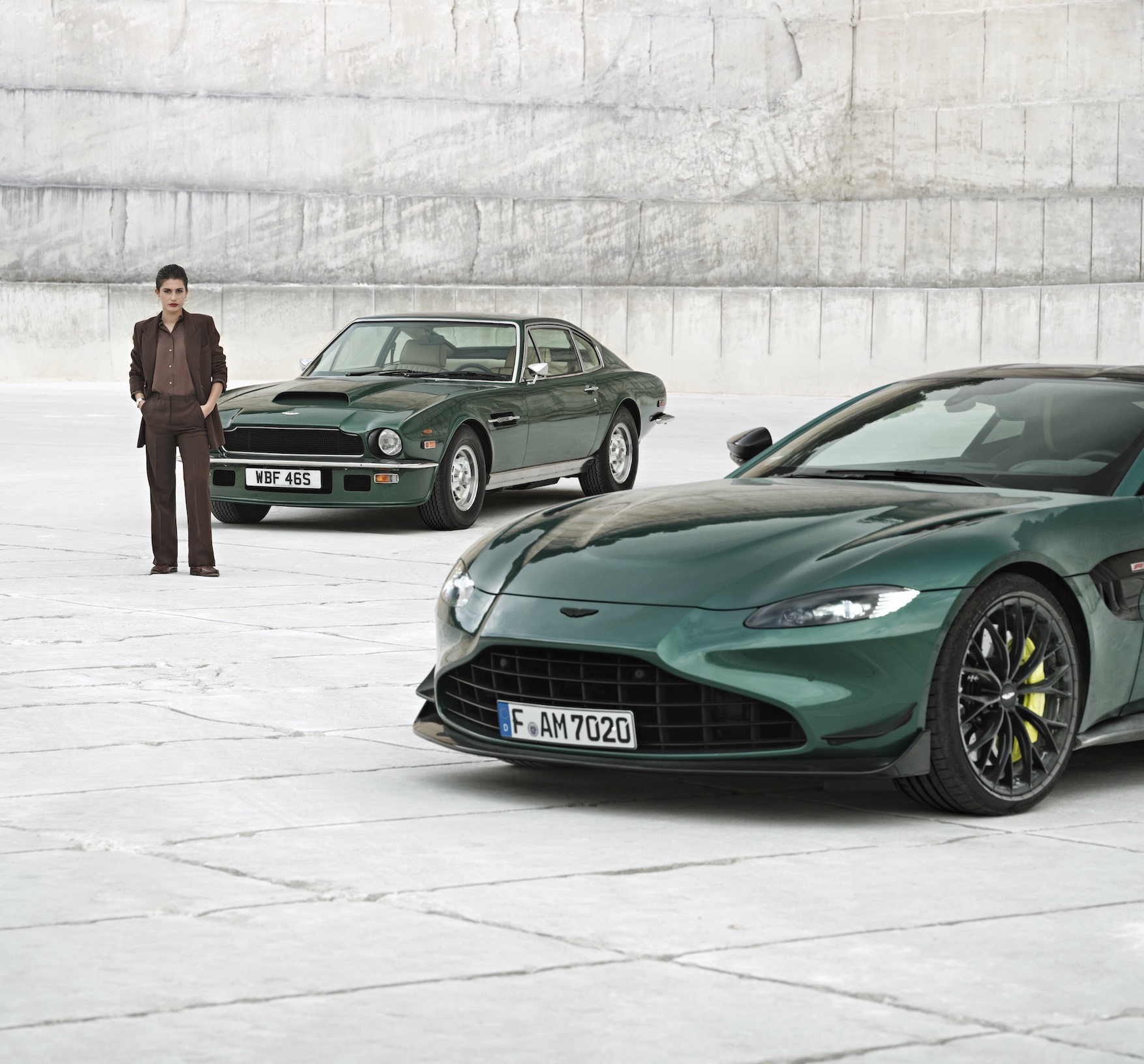 Girard Perregaux Laureato Green Ceramic Edición Aston Martin autos