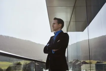 De glaciares, íconos y alta relojería: la emoción de Montblanc. Plática con Laurent Lecamp