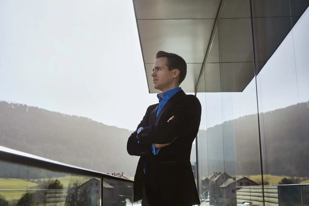 De glaciares, íconos y alta relojería: la emoción de Montblanc. Plática con Laurent Lecamp