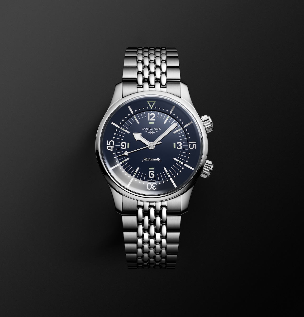 L37644906SOLFondSombre Watches World