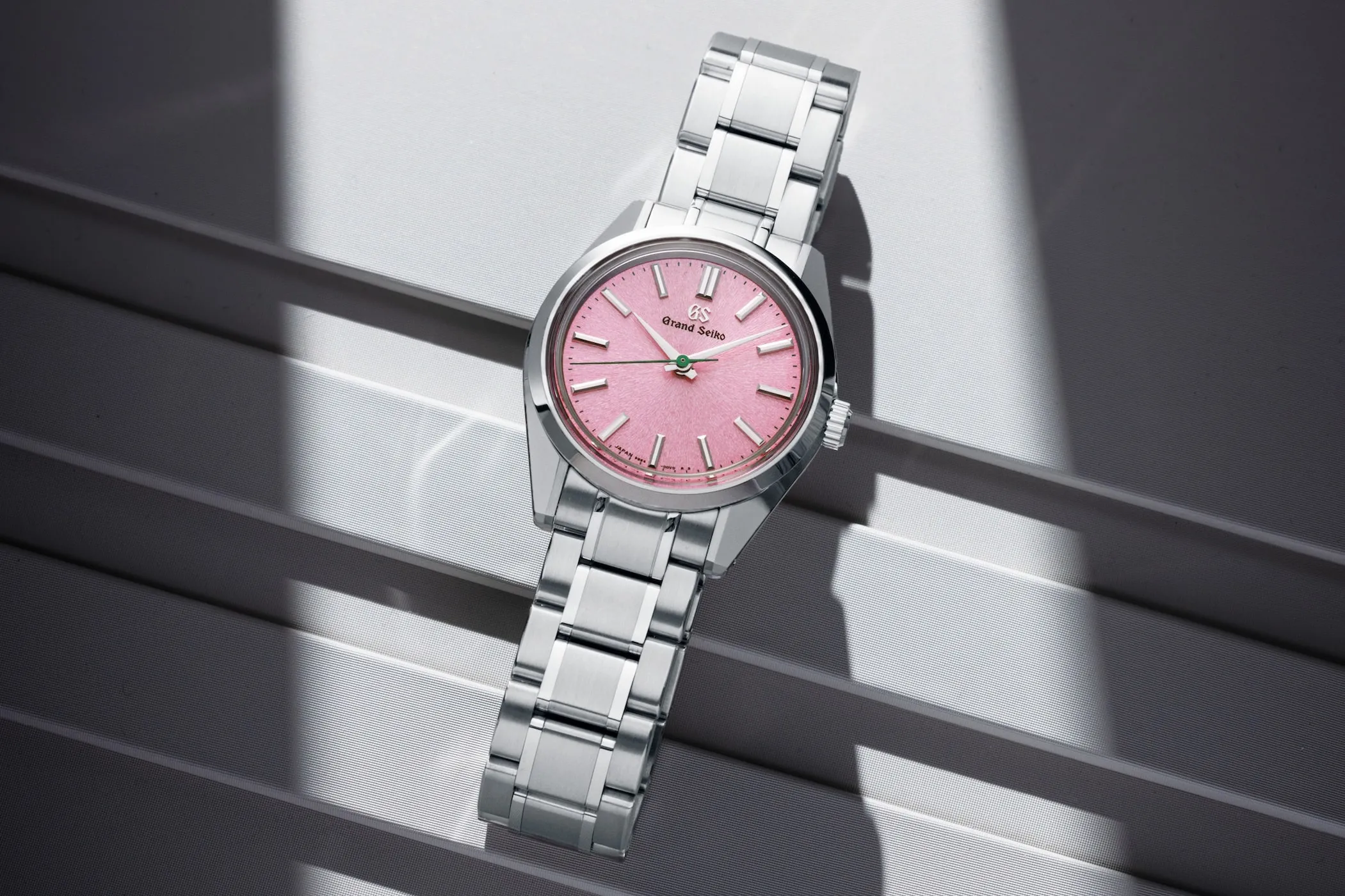 Grand-Seiko-44GS-Hanami