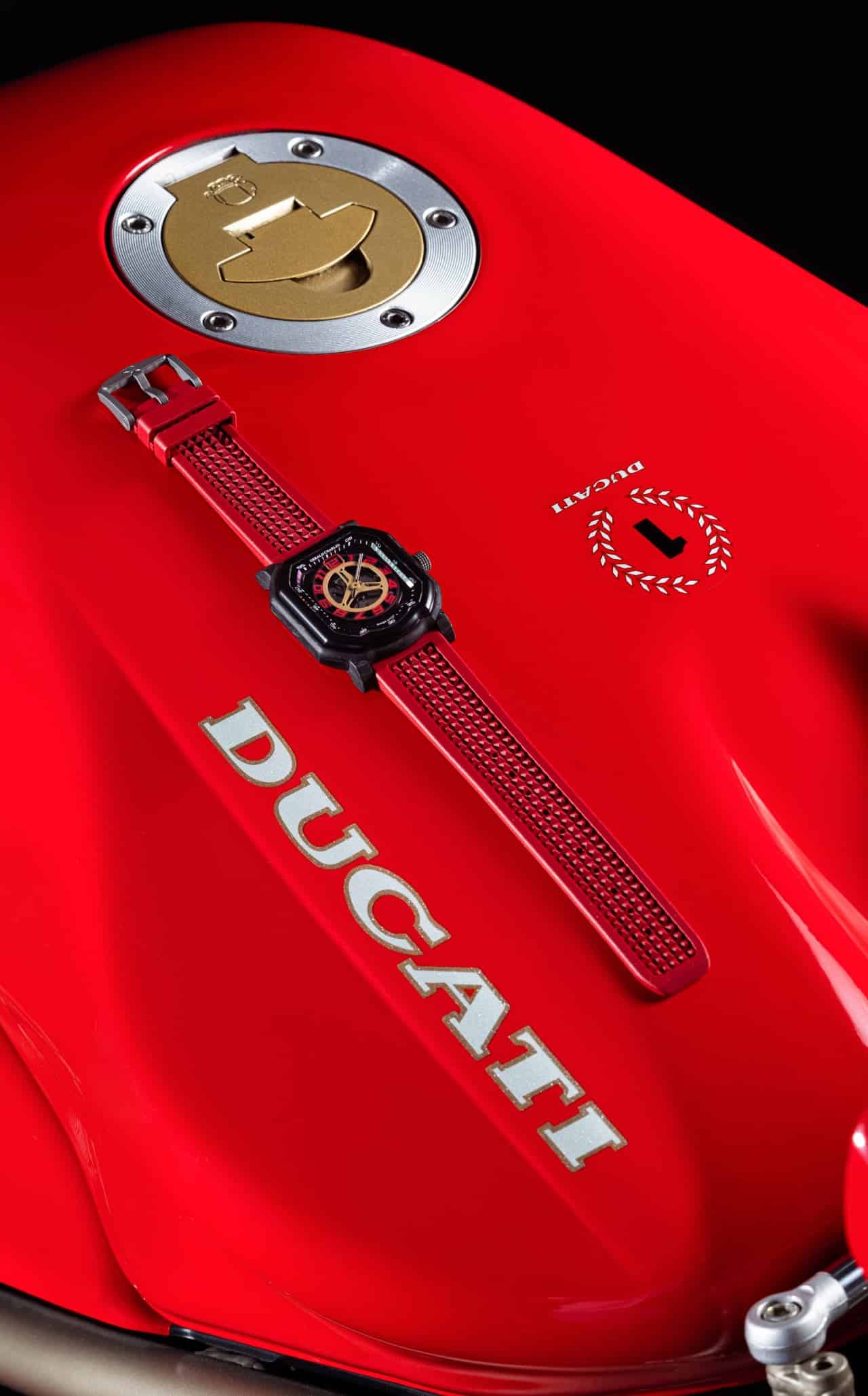 Maestro 40 Ducati 30° Aniversario 916 de Gerald Charles 5 Watches World Maestro 40 Ducati 30° Aniversario 916 de Gerald Charles