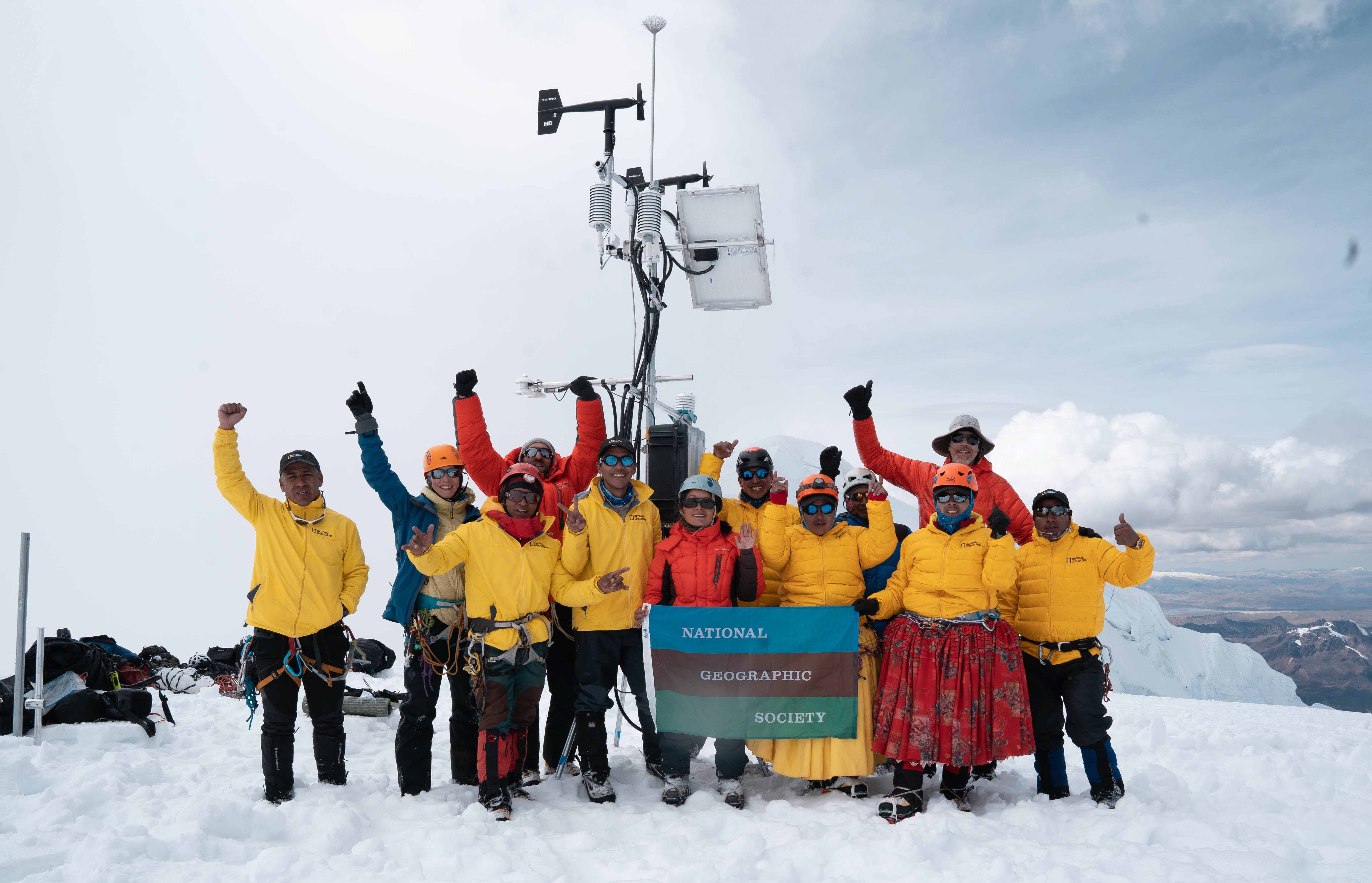 Exploradores Baker Perry, Tom Matthews y en el Nevado Ausangate en Perú. 
© Justen Bruns/National Geographic