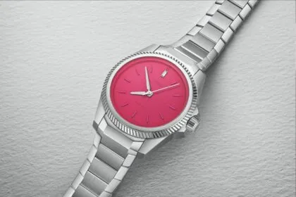 Reverso de Oris ProPilot X Miss Piggy Edition