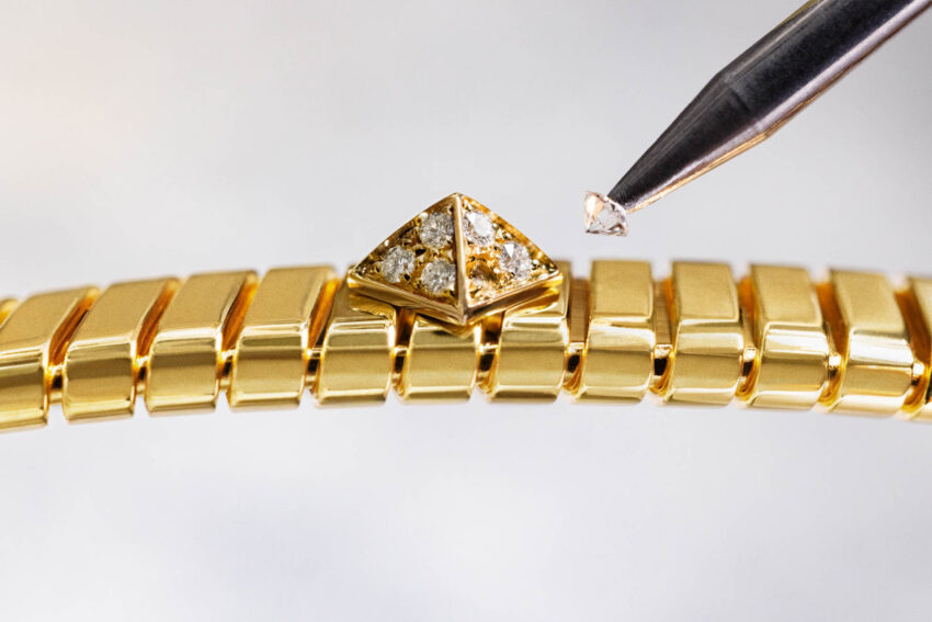 Oro, historia y modernidad: así renace Bvlgari Tubogas