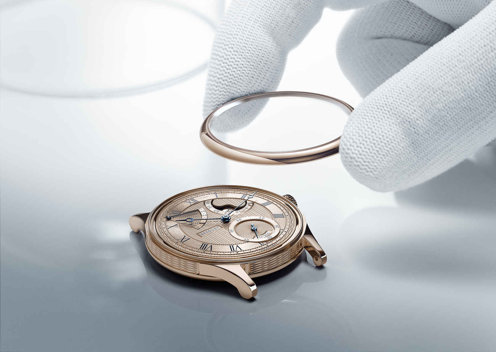 7235CLASSIQUEPOSELUNETTE3500x2487sRGBLowresolution72dpiJPG17588 Watches World