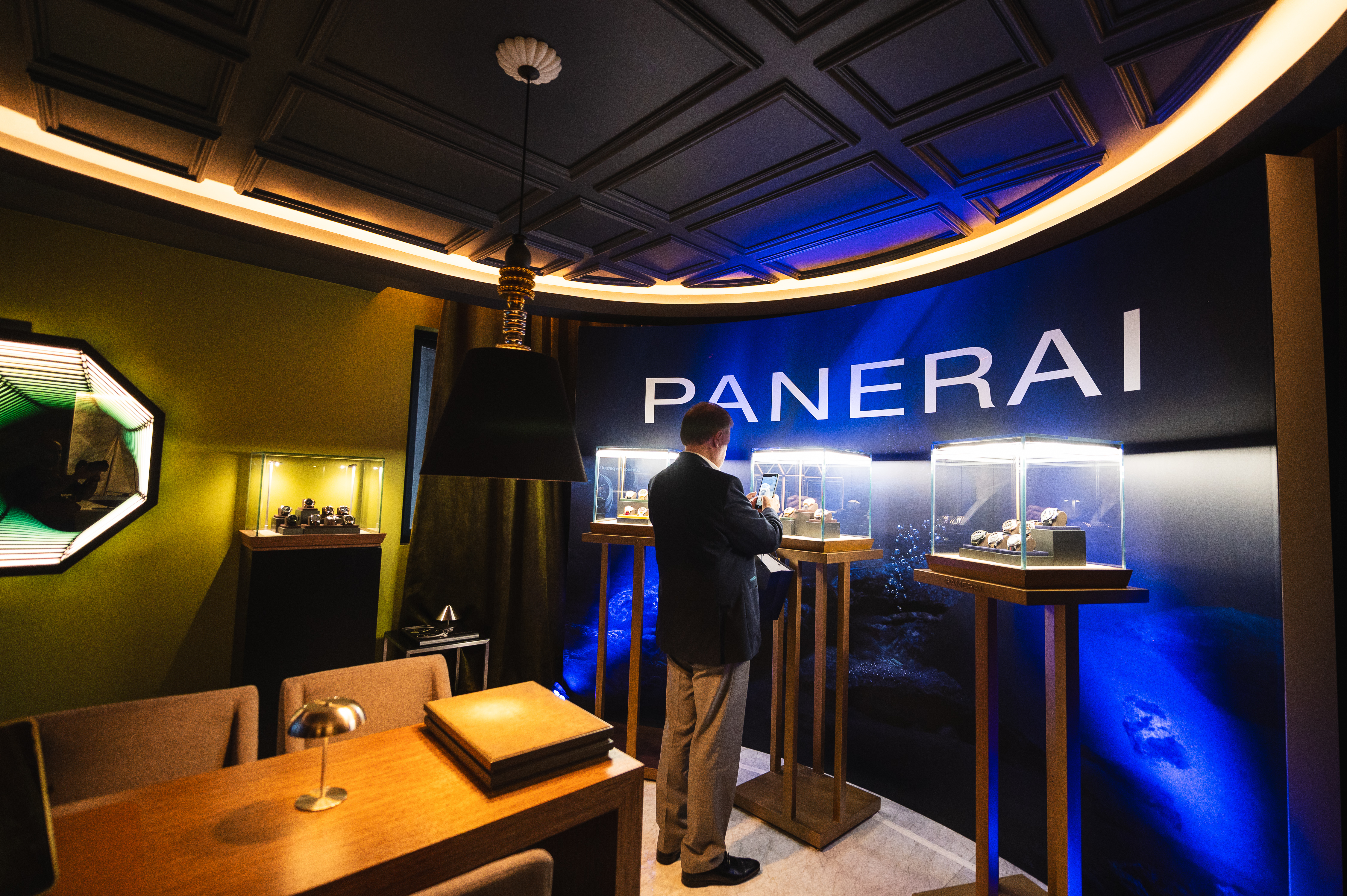 DSC2110 Watches World