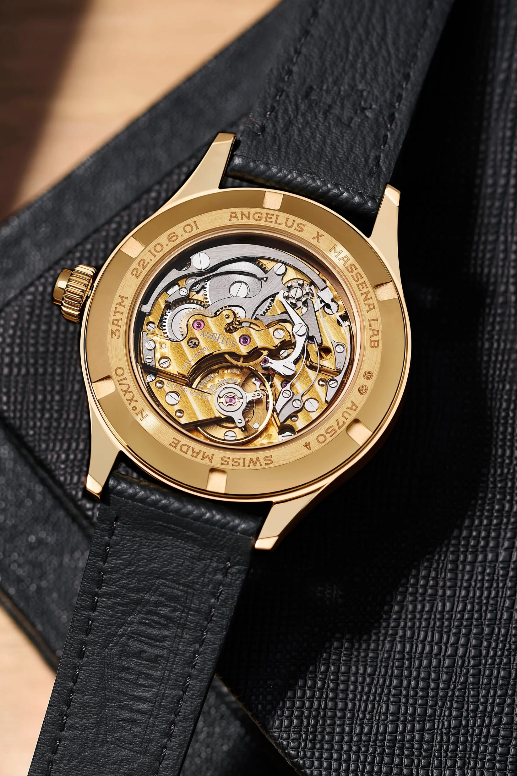 AngelusShopifyVertical13 Watches World Angelus Chronographe Télémètre x Massena LAB