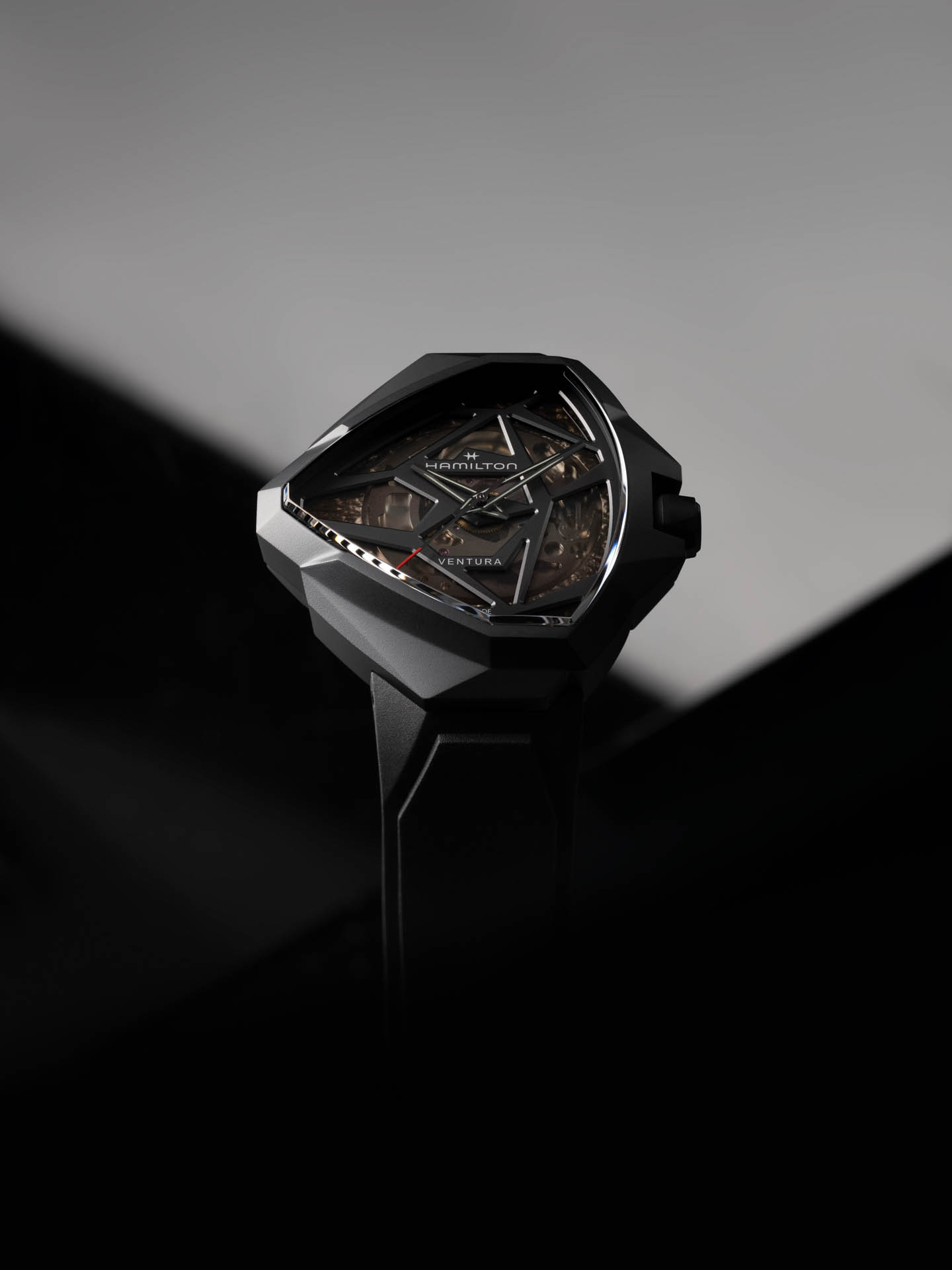 HamiltonVenturaEdgeSkeletonH24645330Lifestyle219967 Watches World El reloj que desafía la realidad Hamilton Ventura Edge Skeleton