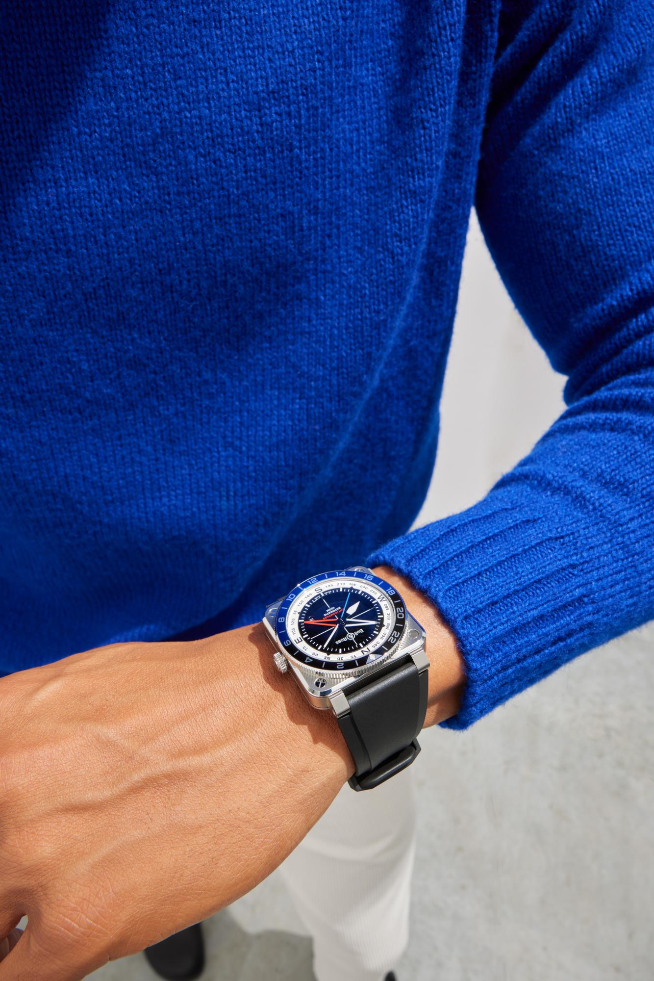 Q25006BR03 GMT COMPASS LOOK 036275 Watches World