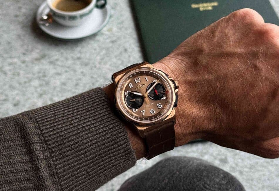 Angelus Chronodate Gold Moka lifestyle