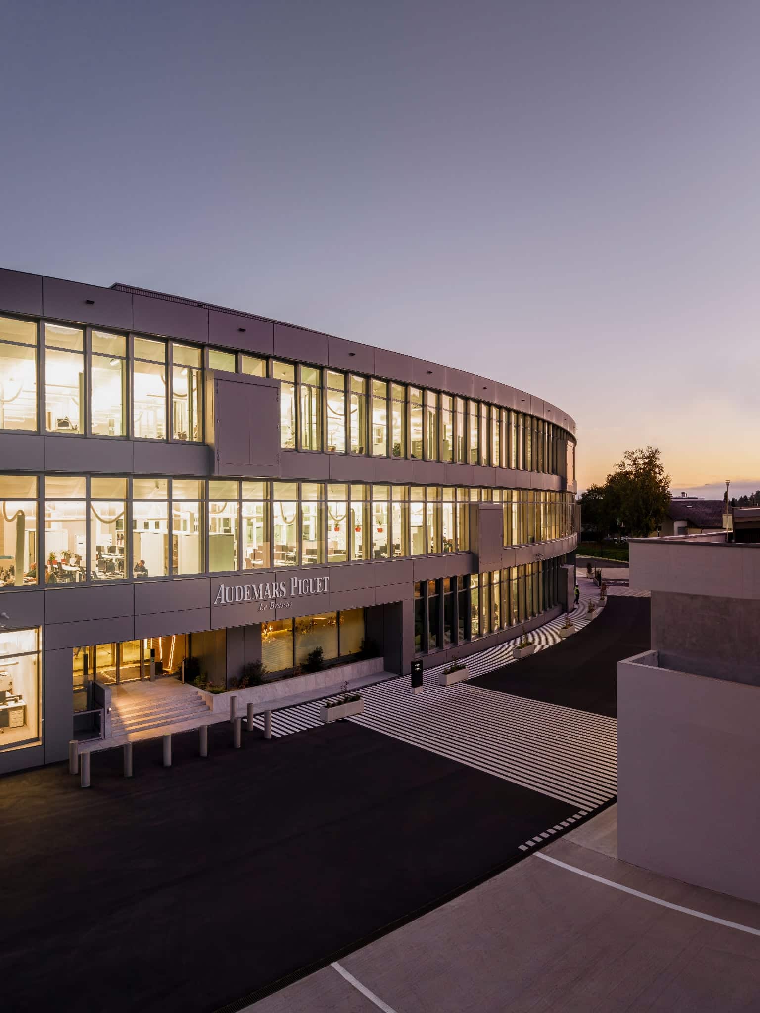 AUDEMARS PIGUET INAUGURA LA MANUFACTURE DU BRASSUS 1 Watches World AUDEMARS PIGUET INAUGURA LA MANUFACTURE DU BRASSUS 3