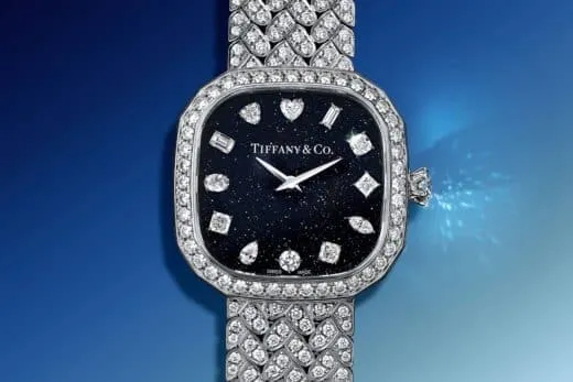 Detalle de la esfera de aventurina con diamantes marcando las horas en el reloj Tiffany