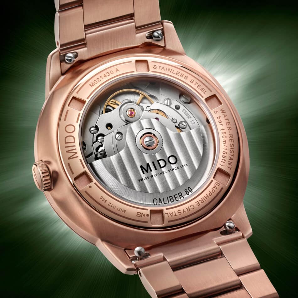 Commander Datoday de MIDO tradición suiza con espíritu urbano Watches World Fondo de caja transparente del MIDO Commander Datoday con movimiento Caliber 80 visible