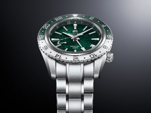 SBGE295 Watches World Puedes viajar cambiar de huso horario y dejar que la aguja de tu hora de origen marque ese lugar al que siempre quieres volver