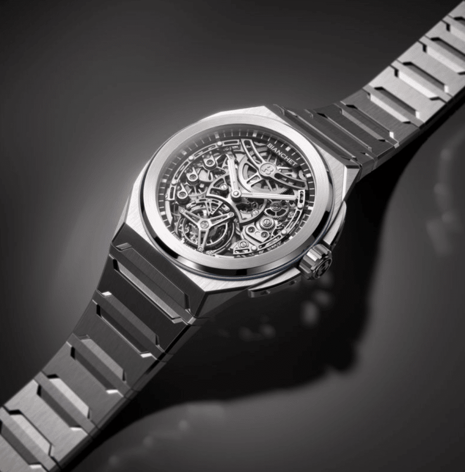 Bianchet UltraFino RotondoTITANIO COMPLETO Watches World Ultrafino Rotondo de Bianchet en titanio con brazalete de titanio sobre fondo gris