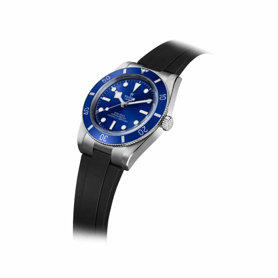 Black Bay 54 Watches World Black Bay 54 Blue toma como referencia directa el primer reloj de submarinismo de la marca