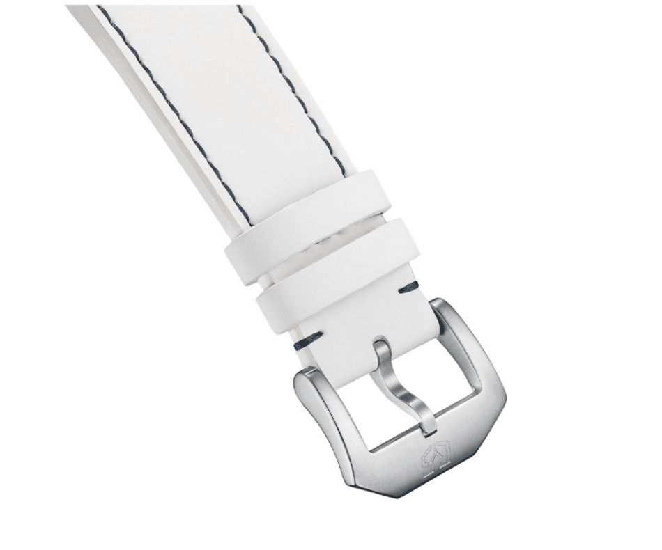 CUERVO Y SOBRINOS BUCEADOR CARIBE CARÁTULA BLANCA Francisco Pipin FerrerasHEBILLA Watches World White leather watch strap with a silver buckle shown in close up