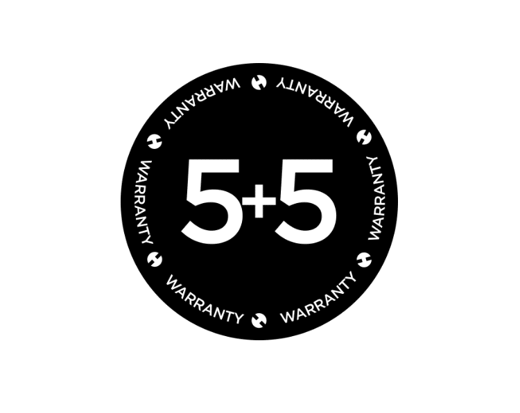 HUBLOT GARANTÍA 5+5 LOGO Watches World Black circular warranty badge with 5+5 in white at center and WARRANTY around the edge