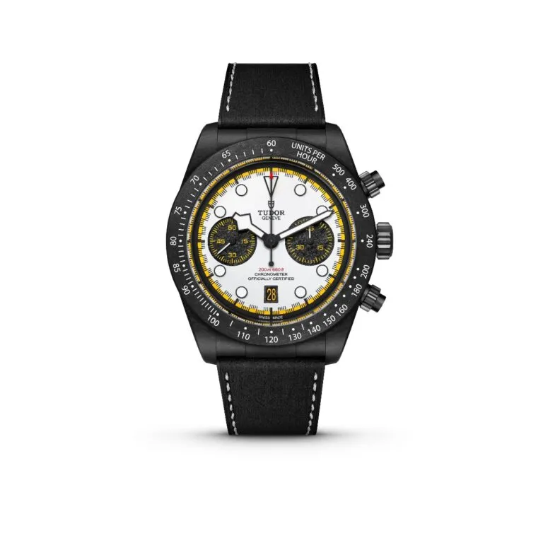 TUDOR Black Bay Chrono Carbon 26, un cronógrafo que nace del asfalto y rinde homenaje al nuevo monoplaza del Visa Cash App Racing Bulls Formula One Team